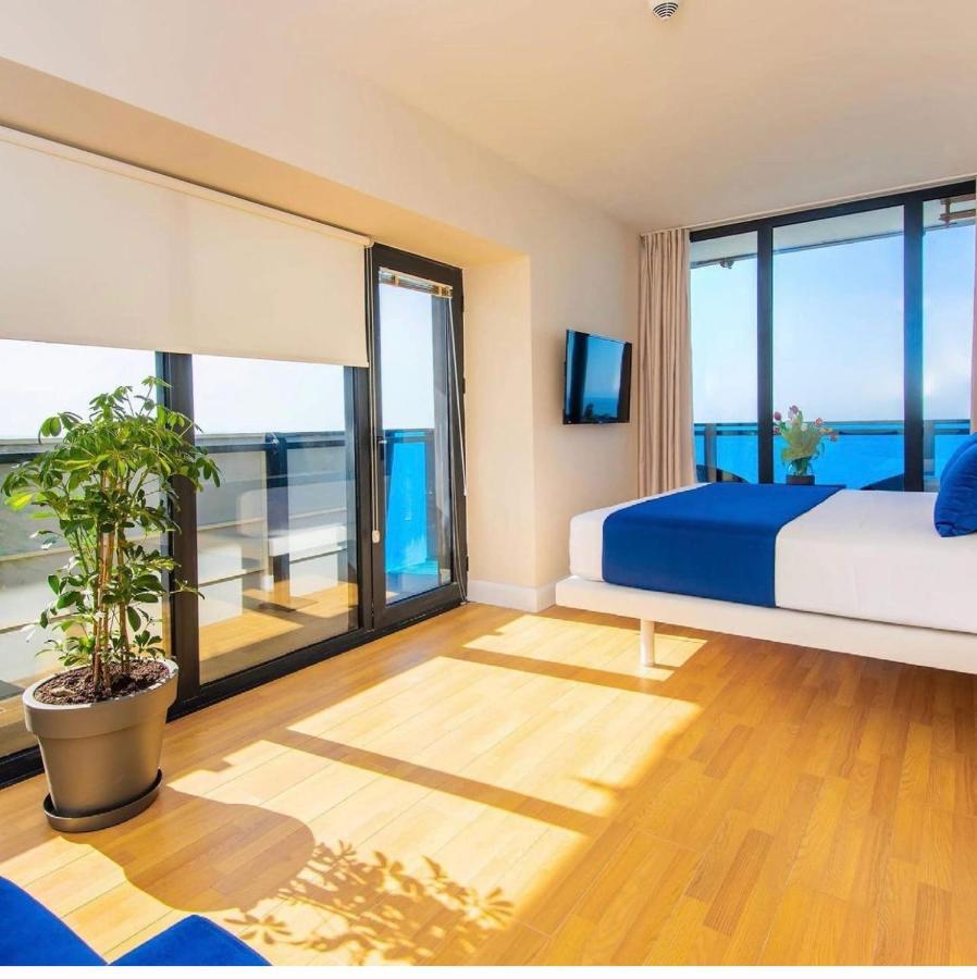 Orbi City Luxury Towers Aparthotel Batumi Exteriör bild