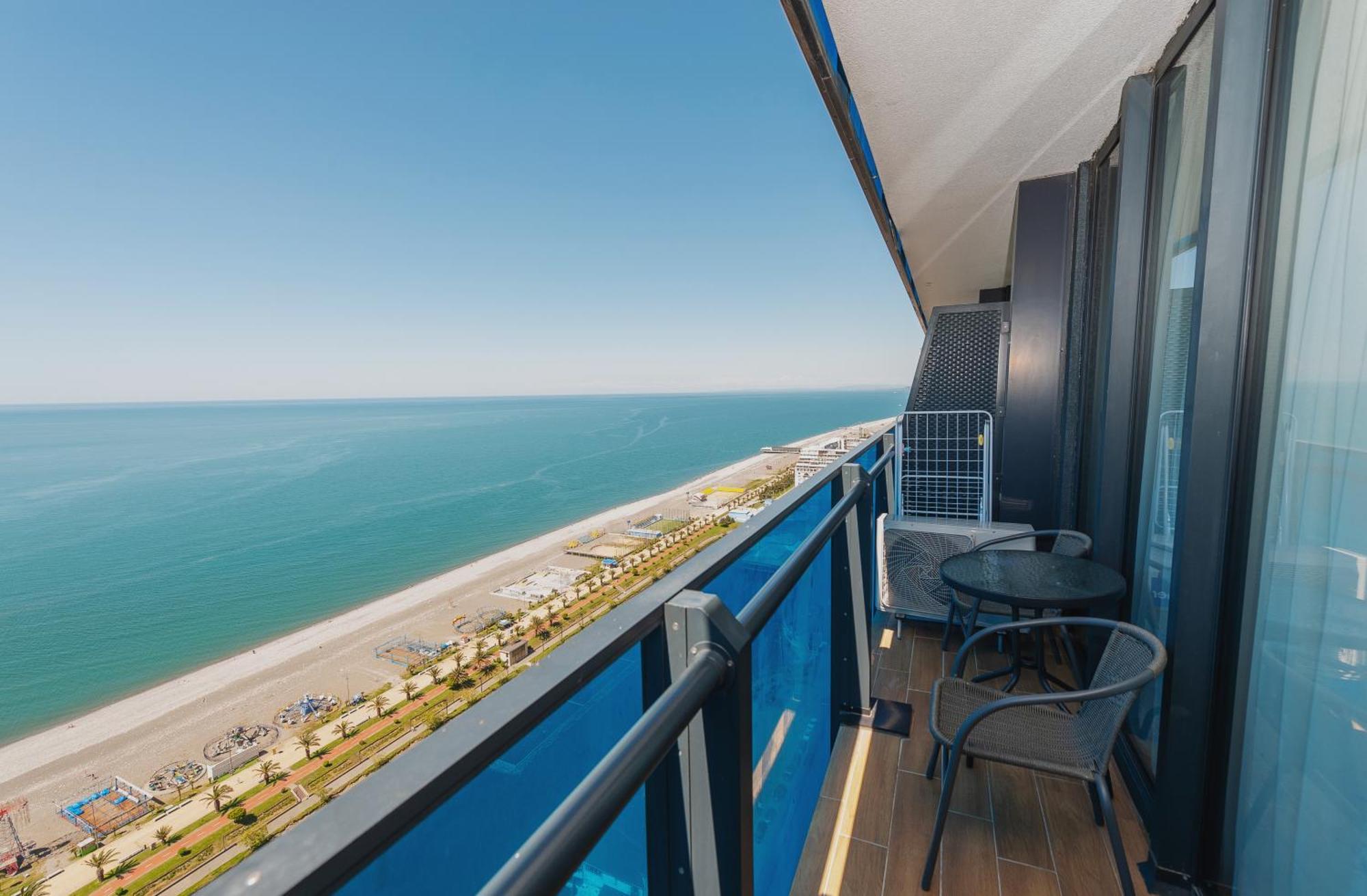 Orbi City Luxury Towers Aparthotel Batumi Exteriör bild