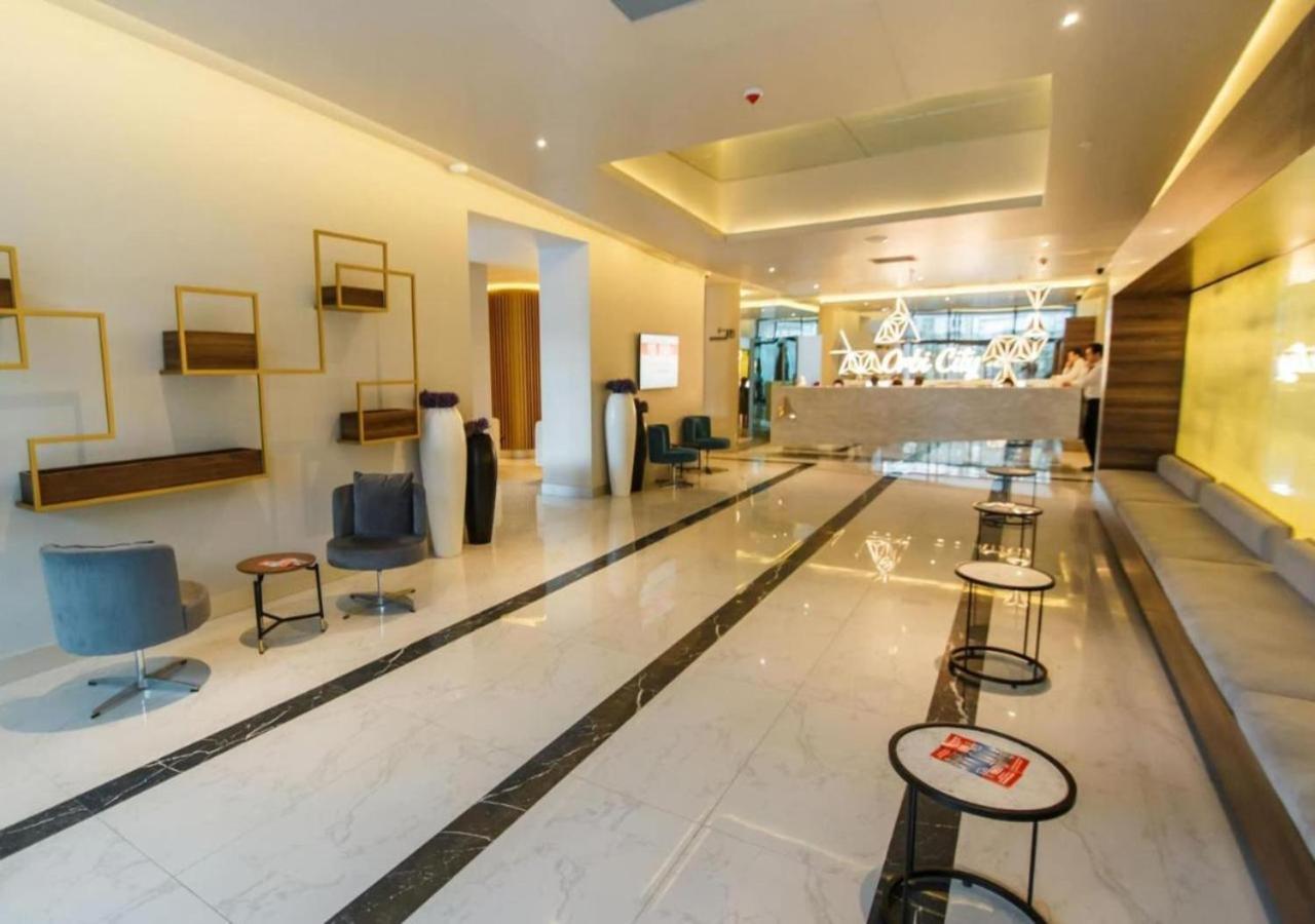 Orbi City Luxury Towers Aparthotel Batumi Exteriör bild