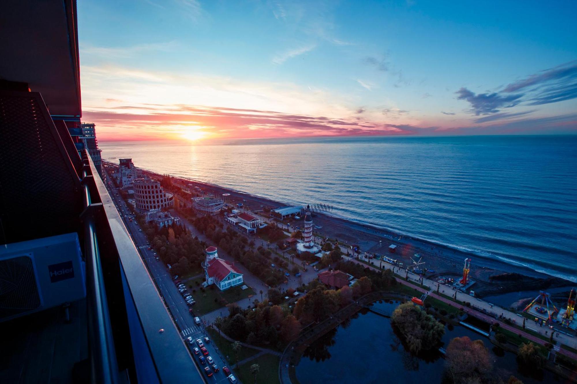 Orbi City Luxury Towers Aparthotel Batumi Exteriör bild